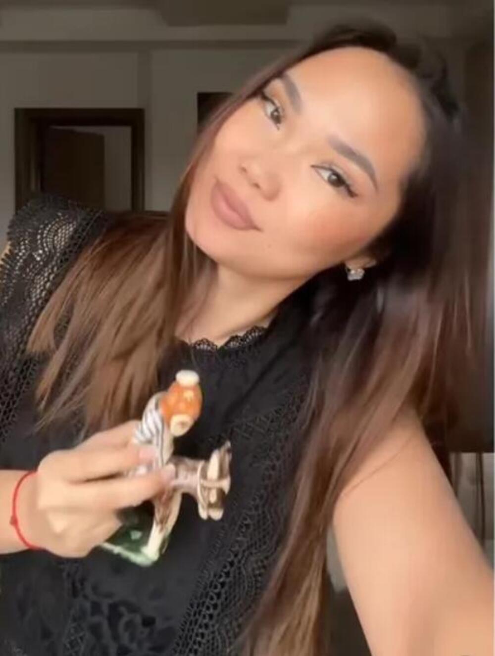 LEPA KAZAHSTANKA SE UDALA ZA SRBINA I RODILA MU DETE: Zbog onoga što doživljava TREBA DA NAS BUDE SRAMOTA!