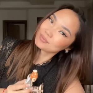 LEPA KAZAHSTANKA SE UDALA ZA SRBINA I RODILA MU DETE! Zbog onoga što doživljava TREBA DA NAS BUDE SRAMOTA!