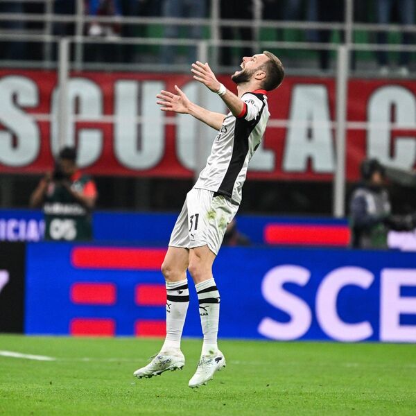 Bombetina Strahinje Pavlovića "zapalila" San Siro! (Video/Foto)