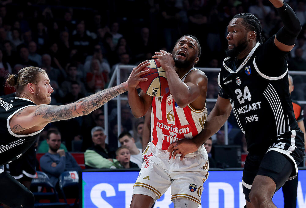 Zvezda trojkama srušila Partizan: Crveno-beli slavili u sjajnom večitom derbiju na koš više!