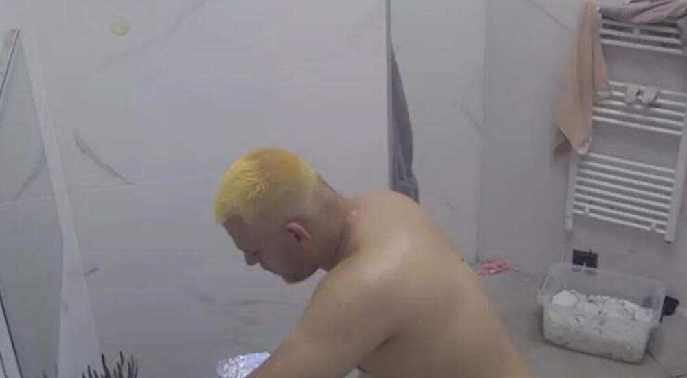 ŠTA URADI OD SEBE ČOVEČE? Voditelj Pinka hteo transformaciju, pa se UNAKAZIO! Sad mu glava izgleda ŠOKANTNO