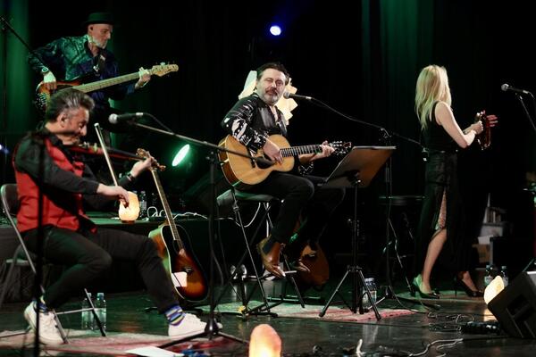 Zabranjeno pušenje kao Neuštekani raspevali Splićane na dva rasprodana koncerta, treći već u petak