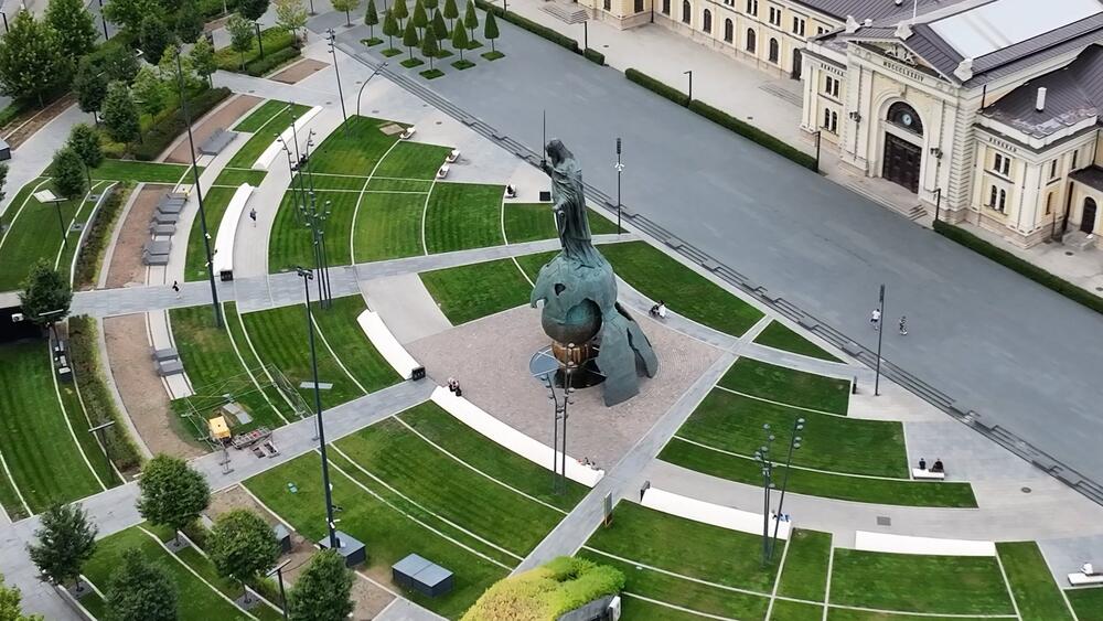 SPOMENIK STEFANU NEMANjI: Jedan od najnovijih simbola grada