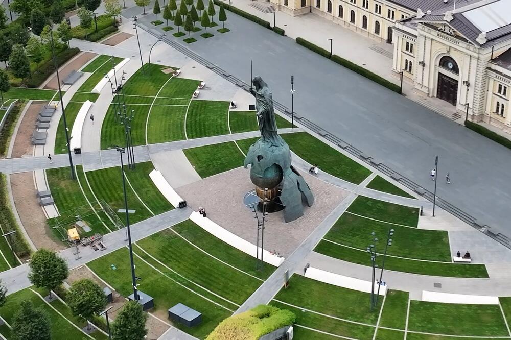 SPOMENIK STEFANU NEMANjI: Jedan od najnovijih simbola grada