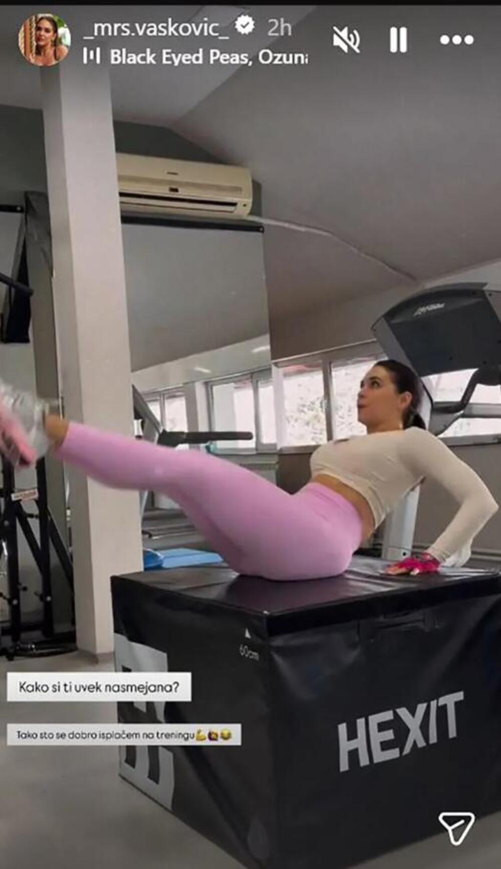 ZNATE LI ČIJA JE OVO ŽENA? Može da se pohvali jednom od NAJZGODNIJIH ZADNJICA - poze iz teretane su BRUKA