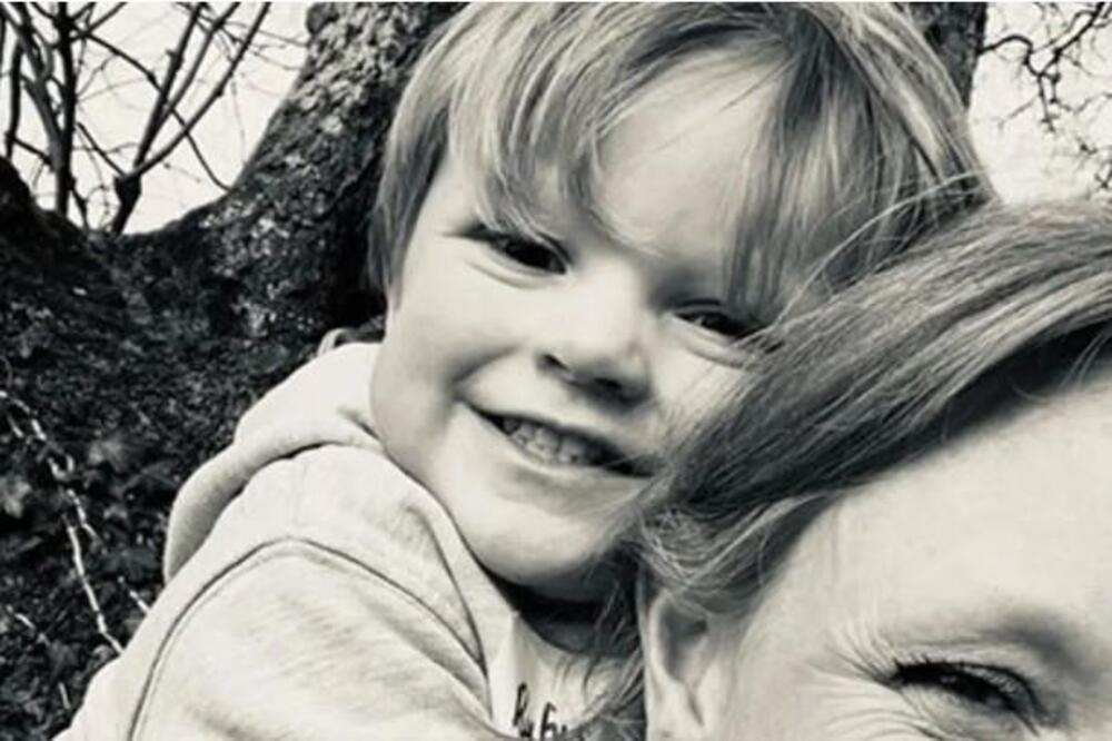 MALIŠAN (2) SE RADOVAO ŠTO ĆE VIDETI MAMINU PRIJATELJICU, A ONA GA PREGAZILA AUTOM: Detalji jezive nesreće!