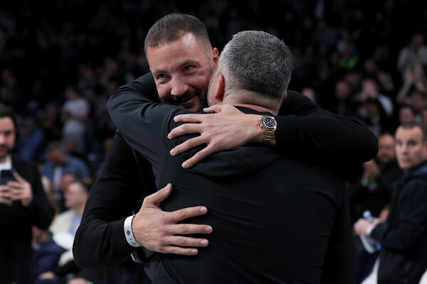 Nikad praznija Beogradska arena i aplauzi za Žofrija Lovernja (Video/Foto)