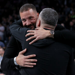 Nikad praznija Beogradska arena i aplauzi za Žofrija Lovernja (Video/Foto)