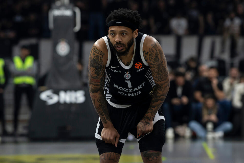 Karlik Džons slobodnim bacanjem na sekundo do kraja srušio Asvel (Foto)