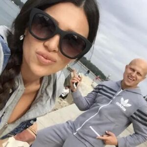 "NEMA NI KOSU A NI OBRVE ZBOG..": Žestoke prozivke na račun STANIJINOG BRATA - ljudi ostali ZGROŽENI šta je IZREKAO