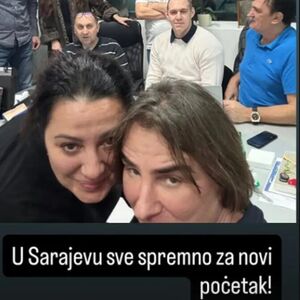 GRUPNA FOTOGRAFIJA VLASNIKA PINK IMPERIJE ZAPALILA MREŽE! Na njoj DVA KONTROVERZNA LICA - ŠTA SE TU KRČKA?
