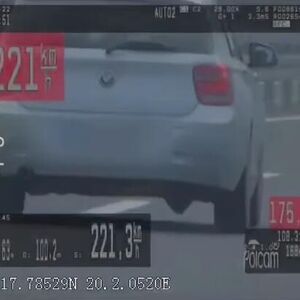 PRESRETAČ VOZIO ZA BMW-om KOJI JE JURIO 220 NA SAT! Nećete verovati kad budete videli KO JE BIO za VOLANOM! (VIDEO)