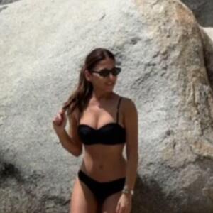 KAKO OVA ŽENA NEMA NI TRUNKE CELULITA? Voditeljka Pinka pozirala gola, a od NESAVRŠENOSTI ni traga! Trljaćete oči