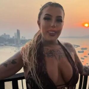 PALA SA ČETVRTOG SPRATA HOTELA, LEKARI JOJ SE BORE ZA ŽIVOT! Slomila kičmu na 24 mesta, JEDNO JE I DALJE MISTERIJA!