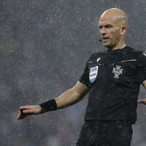 Sudija iz komšiluka deli pravdu na utakmici Španije i Srbije (Foto)