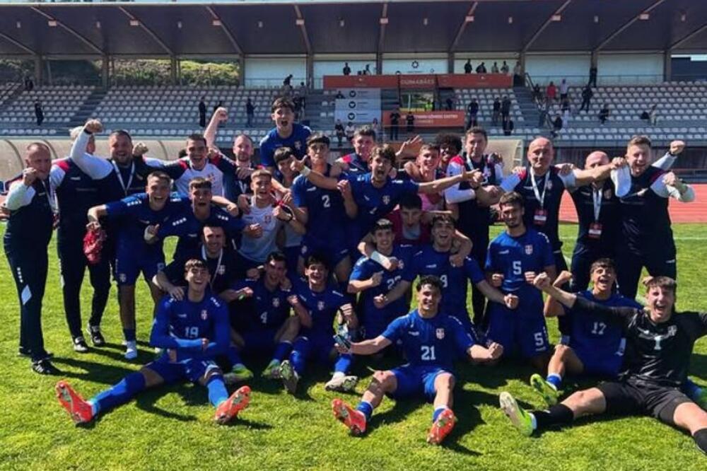 Mihajlo Cvetković dao gol Engleskoj sa POLA TERENA! (Video)