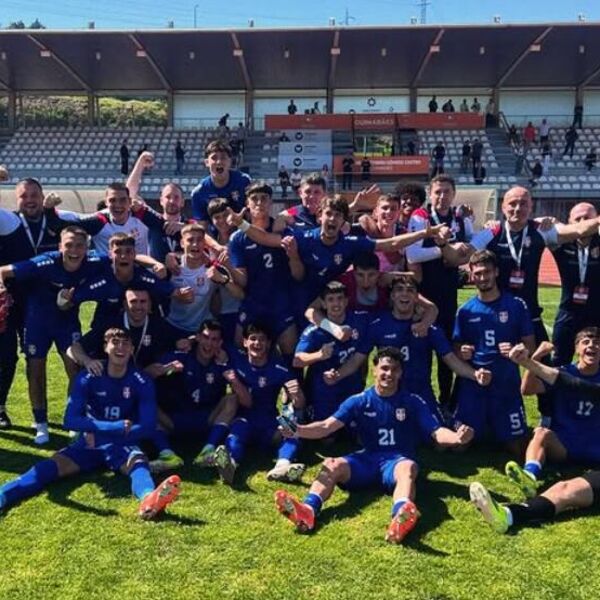 Mihajlo Cvetković dao gol Engleskoj sa POLA TERENA! (Video)