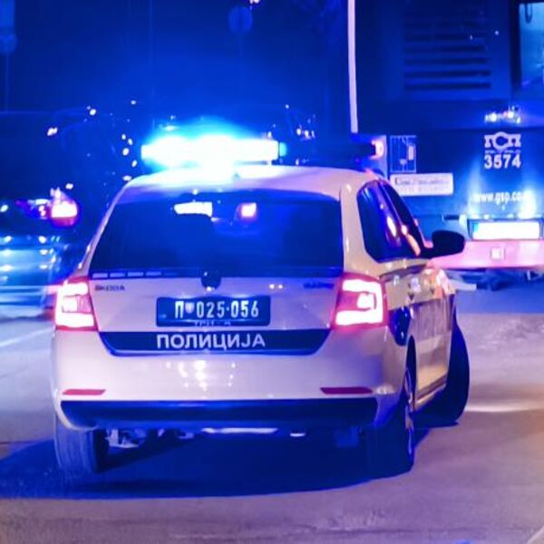 Strašna nesreća u Beogradu: Automobili uništeni, autobusi zaglavljeni, DELOVI RASUTI PO PUTU!