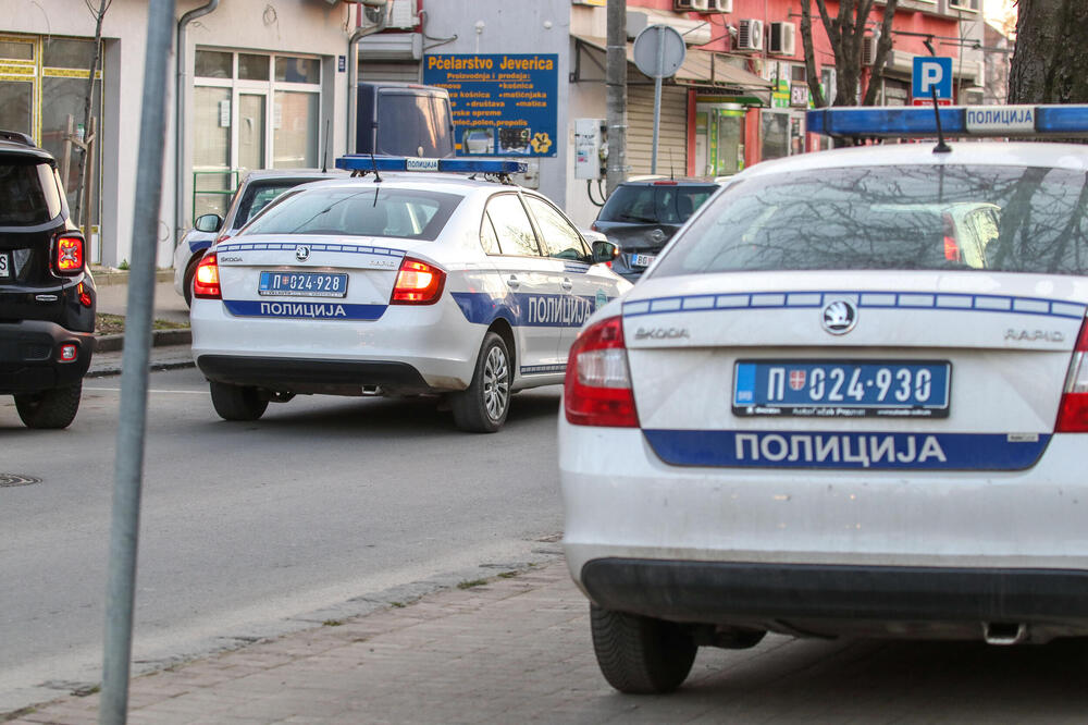 MISTERIOZNA SMRT KOD BARAJEVA: Telo muškarca (68) nađeno ispred doma za stare usred noći