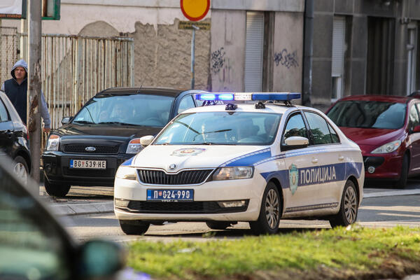 HOROR U NOVOM SADU: Telo žene izvučeno iz kanala DTD! (FOTO)