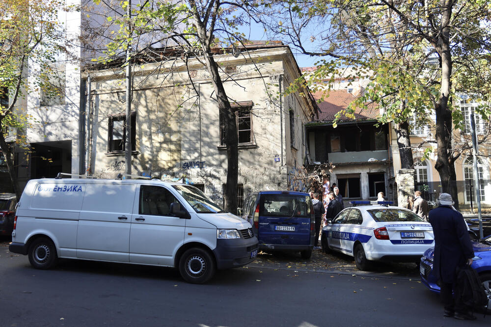 "POBIĆU VAS SVE": Pretio bivšoj ženi, policija mu upala u stan na Vračaru i pronašla veliku količinu oružja!