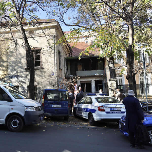 "POBIĆU VAS SVE": Pretio bivšoj ženi, policija mu upala u stan na Vračaru i pronašla veliku količinu oružja!