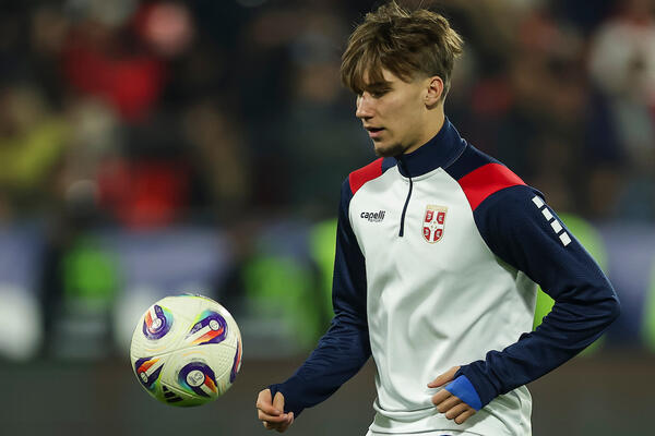 Kostov? Fudbalska inteligencija! Iskustvo iz Evrope sa Zvezdom ubrzaće njegov razvoj u svetskog igrača