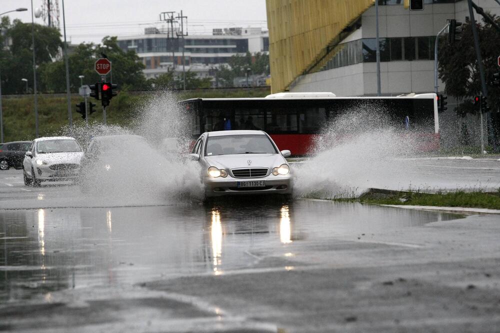 Hitno se oglasio RHMZ: Izdato novo upozorenje: Sprema se neviđeni haos, pašće do 80 litara kiše