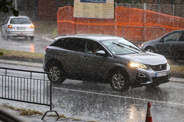 U ovim delovima Srbije će pasti 60 mm kiše: Sprema se neviđeni potop, vetar će OVDE udarati jačinom od 80 km/h