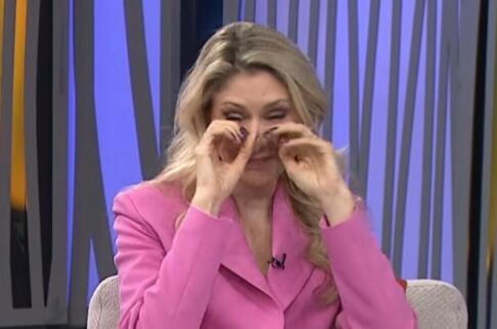 VODITELJKA RTS-A POČELA DA PLAČE USRED EMISIJE: Cela zemlja zastala je na tren zbog onoga što se dogodilo