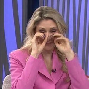 VODITELJKA RTS-A POČELA DA PLAČE USRED EMISIJE: Cela zemlja zastala je na tren zbog onoga što se dogodilo