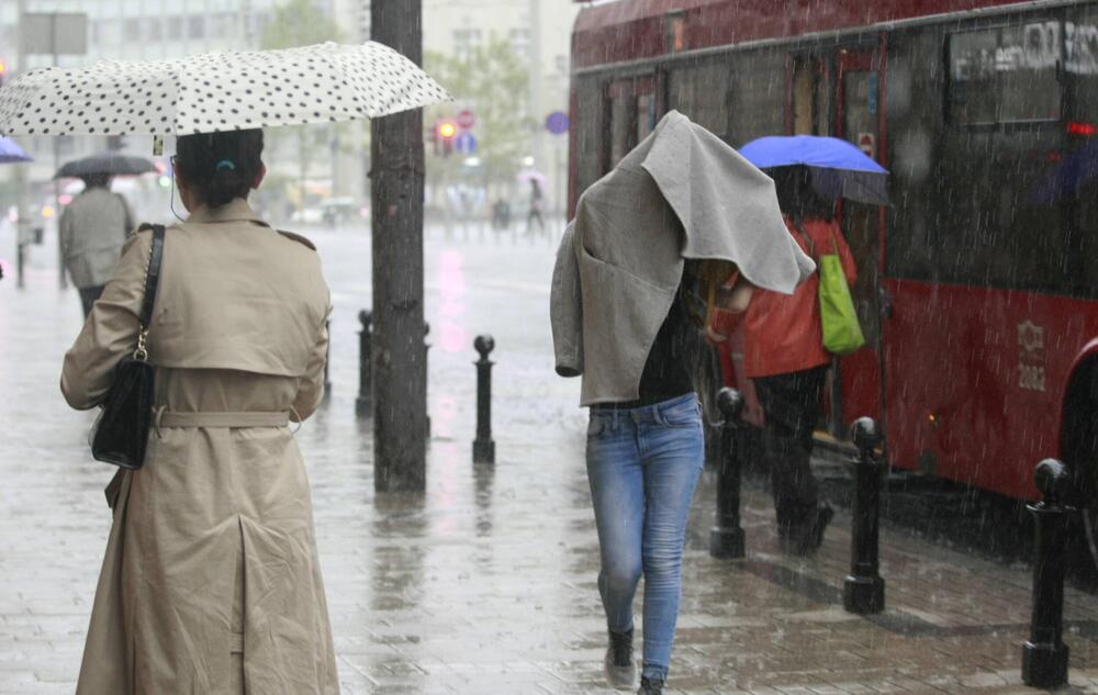 Veliki pljuskovi u Srbiji: U naredna 3 dana pašće više kiše nego za ceo mesec, oglasio se RHMZ!