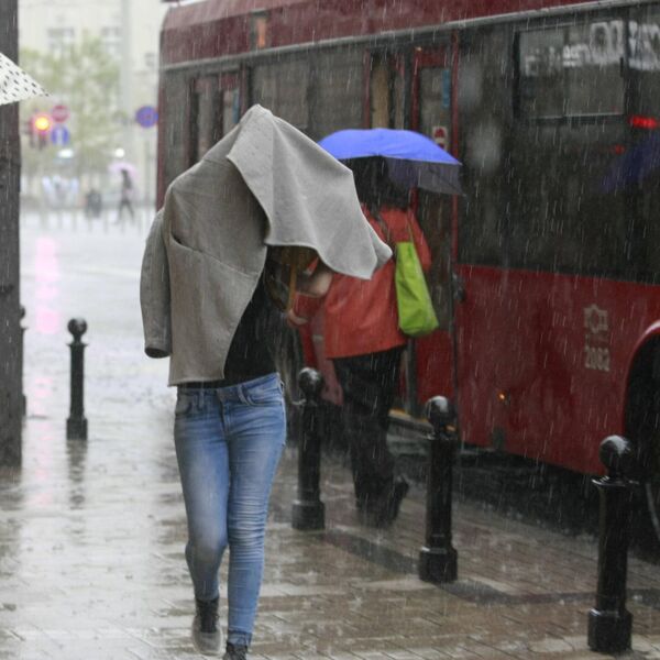 DANAS OBLAČNO I HLADNO VREME SA KIŠOM I SNEGOM! Duvaće i severni vetar, umesto proleća, vraća nam se ZIMA