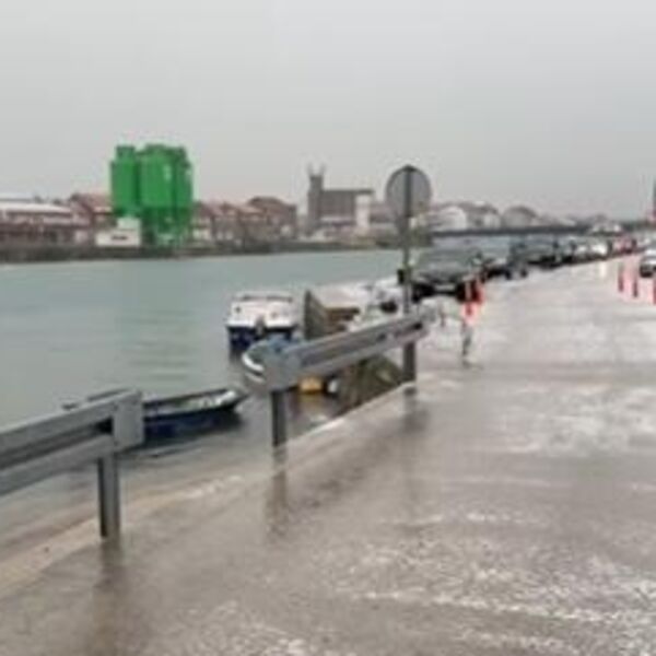 ZIMA SE VRAĆA NA VELIKA VRATA: Grad urniše komšiluk, pahulje i jaka kiša razaraju sve pred sobom (VIDEO)