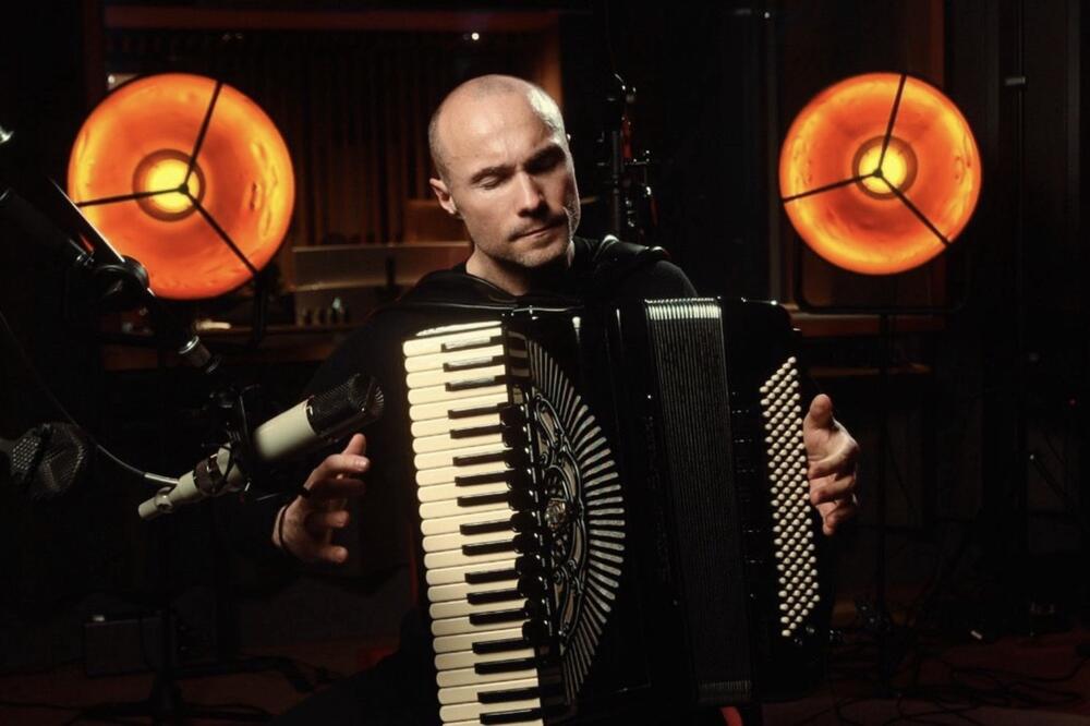 Muzičko putovanje kroz vreme: Novi projekat Ace Sofronijevića