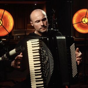 Muzičko putovanje kroz vreme: Novi projekat Ace Sofronijevića