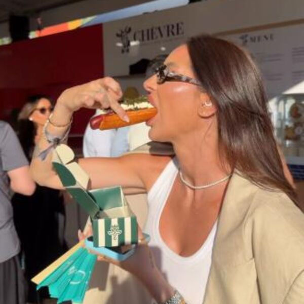 KO TO RADI BOLJE? Srpkinja ISKOPIRALA ĐOKOVIĆEVU TIGRICU - posle Arine i ONA PROBALA hot dog od kavijara i zlata
