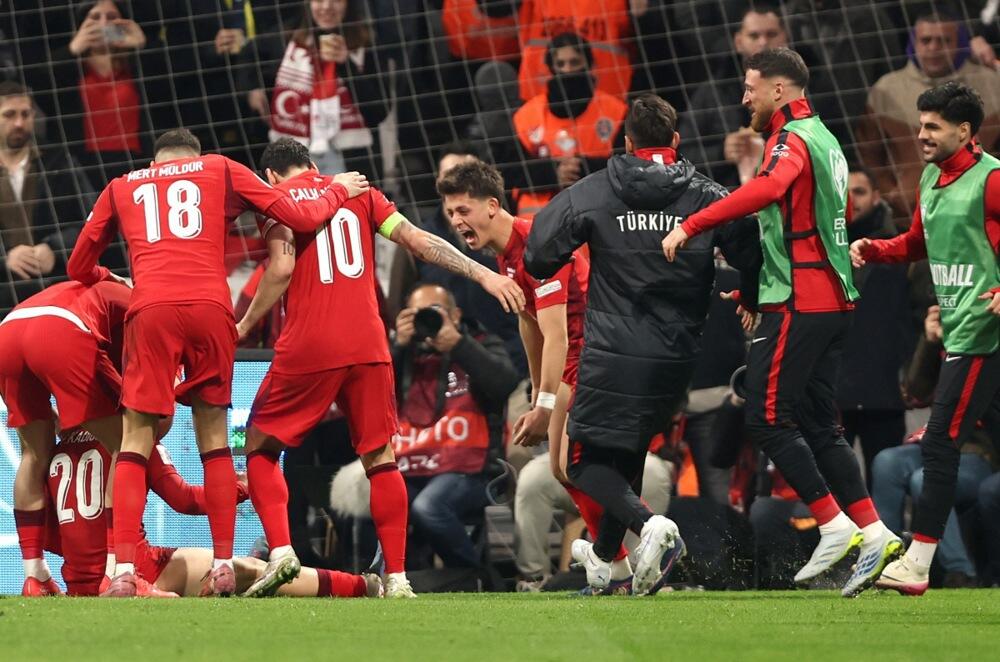 Turska u Istanbulu pobedila Rumuniju za korak bliže Mundijalu! (Foto)