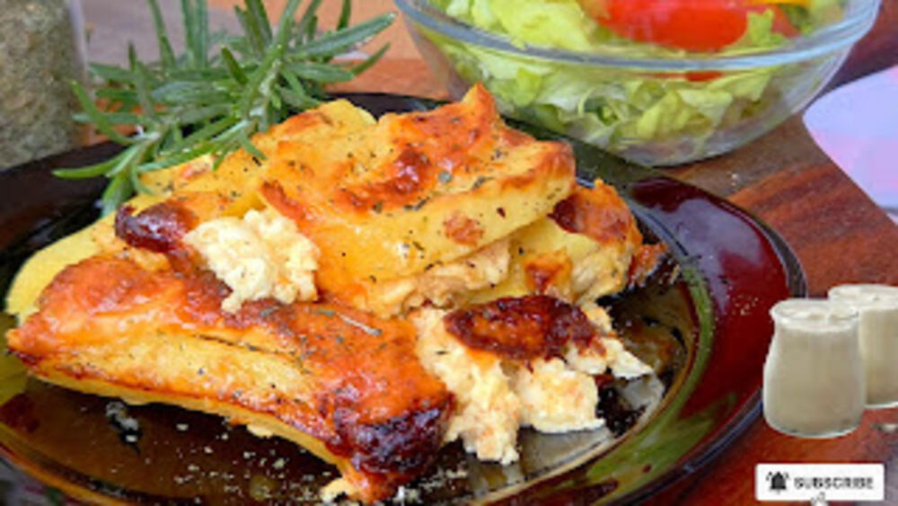 Pečeni preliveni krompir: Ovom jelu neće niko odoleti, spremite specijalitet od kojeg ide voda na usta