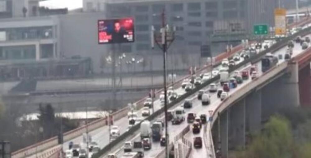 Jutarnji špic napravio kolaps u Beogradu: Putevi zakrčeni, vozila jedva prolaze, ovde je najgore! (FOTO)