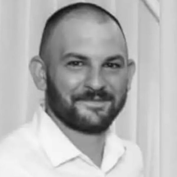 Dao život da spasi petogodišnju ćerku iz požara: Ovo je heroj iz Pančeva!