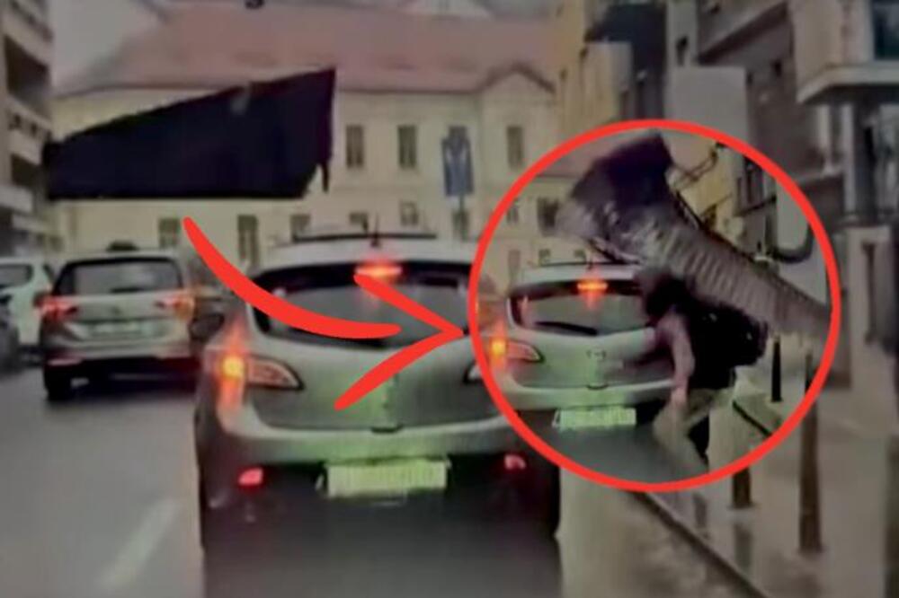 Jurila ga metalna ograda nasred ulice: Čovek se sklonio iza automobila od nevremena, jeziv snimak iz Hrvatske!