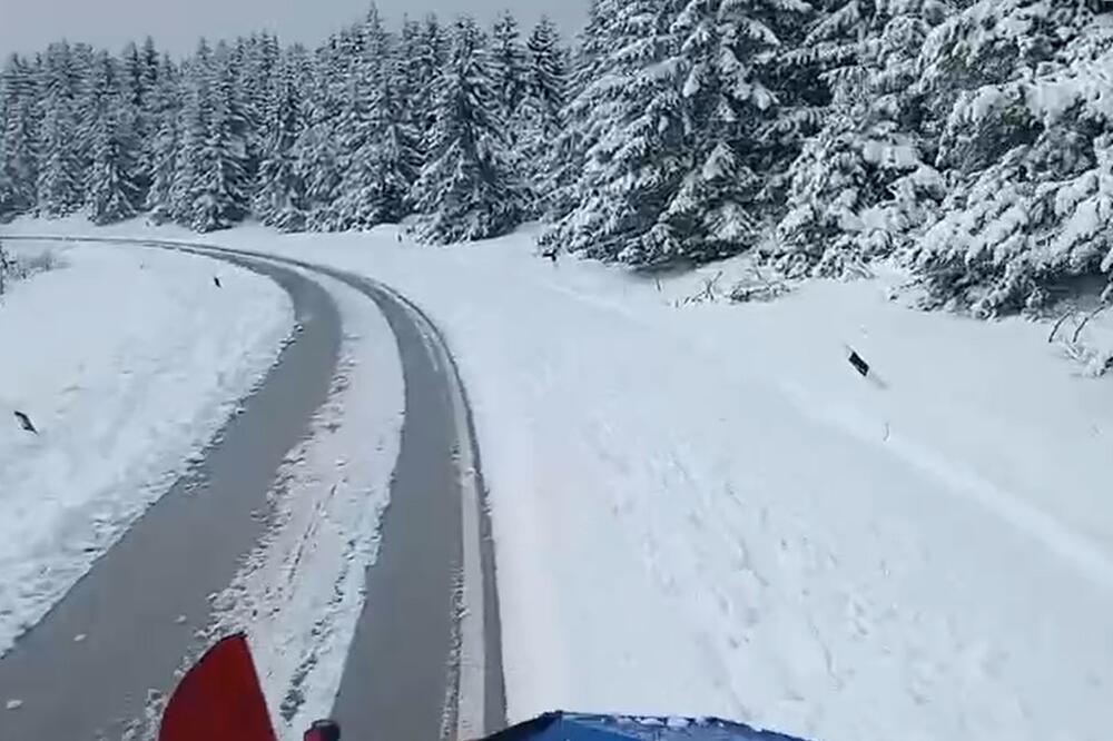 Zimske slike sa srpske planine! Napadalo 25 cm snega - prizori kao iz bajke (FOTO)