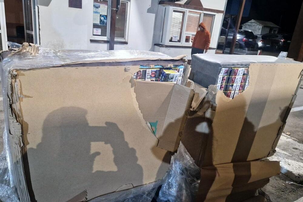 Neverovatna zaplena na ovom graničnom prelazu! Da li je realno da je ovo nađeno u FOTELJMA? Sad smo SVE VIDELI!