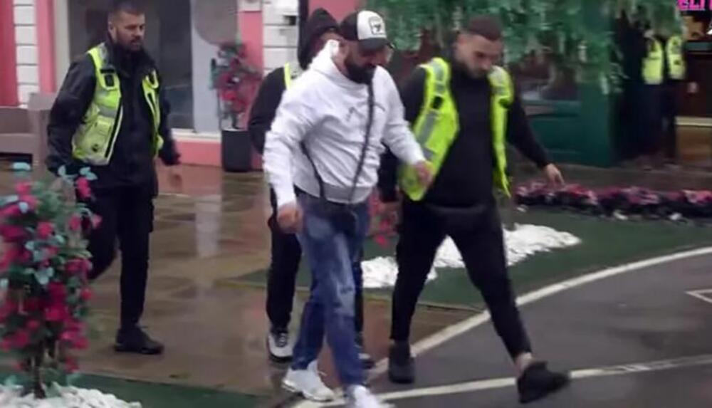 PROLILA SE KRV NA PINKU! Trudnica prošla kroz STAKLO pred OCEM DETETA - LJUDI VAN SEBE ZBOG UZNEMIRUJUĆE SCENE