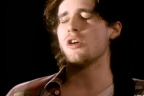 SA 30 GODINA JE UŠAO U REKU I ZAUVEK NESTAO! Pesma mu doživela GLOBALNI USPEH, a on jezivo skončao