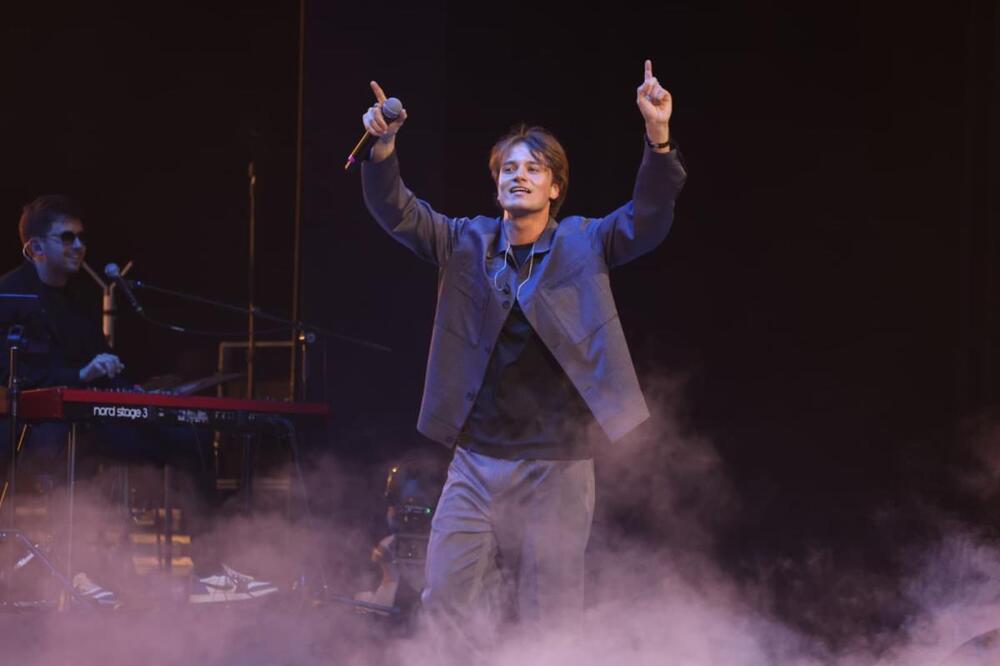 OVAKO SE PONAŠA ZVEZDA! MLADI HRVAT SE OBRATIO SRBIJI, A ONDA JE KRENUO SPEKTAKL! Sjatilo se pola estrade