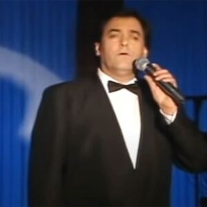 Našeg čuvenog pevača žene su obožavale, imao ih 4 odjednom: Čuvao njihove gole slike, a onda...