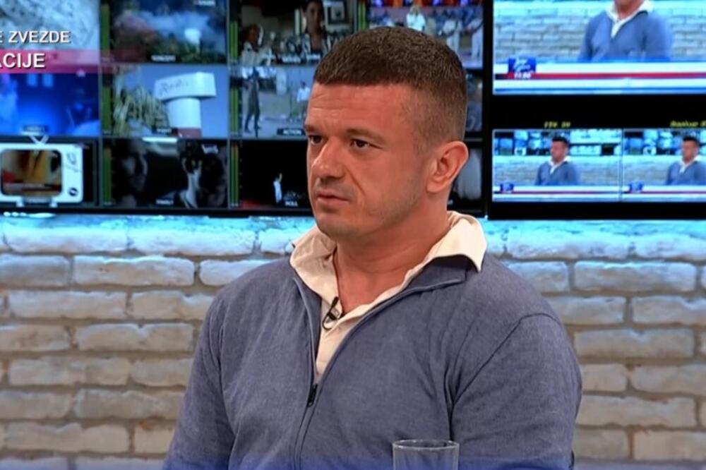 SKINUO SE TIGAR I POKAZAO ČIME RASPOLAŽE! Mišići isklesani, sve se ocrtava, a odmah je reagovala i Jovana (FOTO)