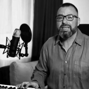 KO JE ZAPRAVO BIO MIŠA STOJIČIĆ? Saradnik JK i Džeja iznenada preminuo, a malo ko znao za OVO - iza sebe ostavio...